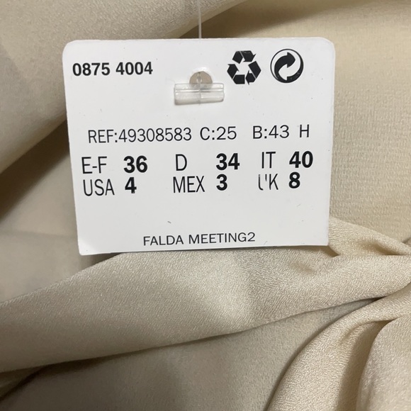 New Wrap Skirt with Pleats - Picture 5 of 5